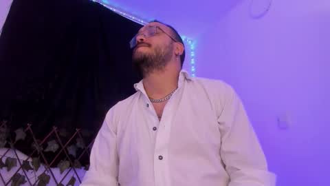 Snapshot of markwolfe1 chatting on October 28, 2025, 10:34 pm Mark online show from October 28, 2025, 10:34 pm