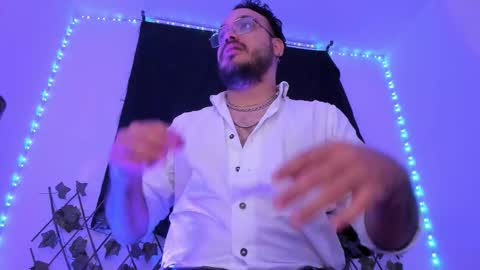 Snapshot of markwolfe1 chatting on October 31, 2025, 12:55 am Mark online show from October 31, 2025, 12:55 am