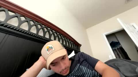 marlonnolascotabora15 online show from April 18, 2026, 8:31 pm