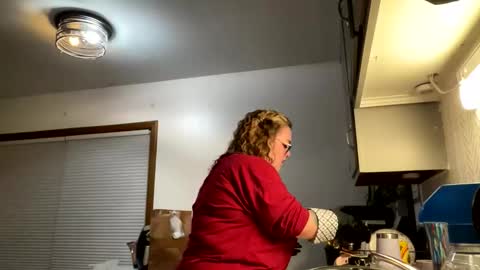 maroon_moon online show from February 16, 2025, 12:19 am