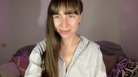 Snapshot of maroonaaa chatting on October 8, 2025, 12:25 pm Mary online show from October 8, 2025, 12:25 pm