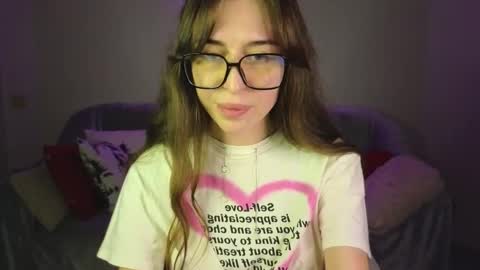 Snapshot of maroonaaa chatting on January 5, 2026, 5:27 pm Mary online show from January 5, 2026, 5:27 pm