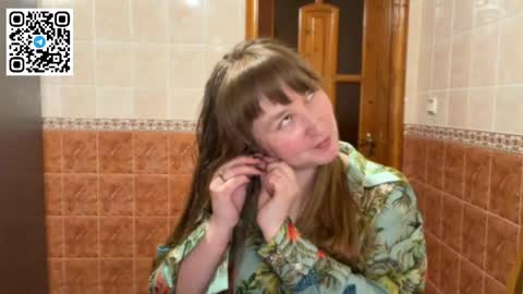 Snapshot of maroonmoon_ chatting on May 2, 2026, 7:52 pm Miriam online show from May 2, 2026, 7:52 pm