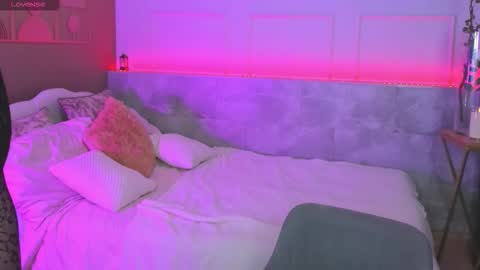 marquise_villaret online show from February 24, 2026, 6:11 am