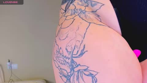 Mari online show from October 5, 2025, 4:22 am