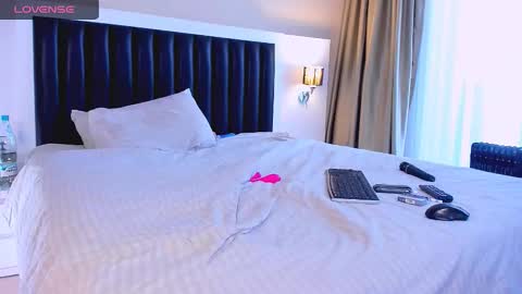 Mari online show from December 5, 2025, 6:55 am