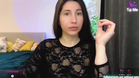 marrycolins online show from March 27, 2026, 3:23 am