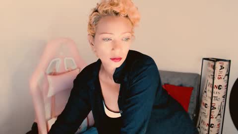 May online show from September 26, 2025, 3:49 pm