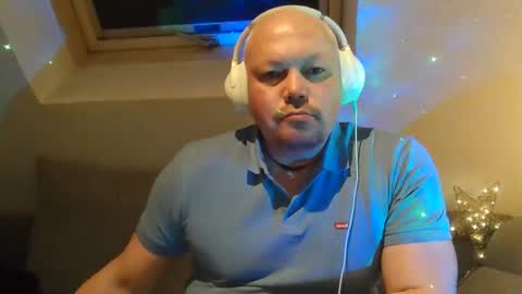 mars0481 online show from December 18, 2025, 6:47 pm