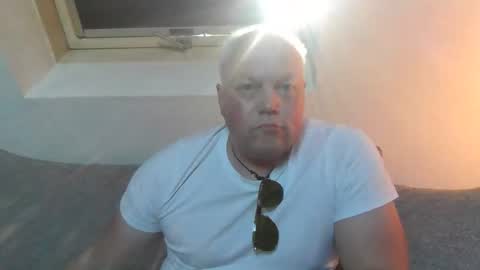 mars0481 online show from April 25, 2026, 3:09 pm