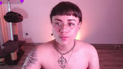 Snapshot of marsdoll chatting on September 16, 2025, 11:17 pm Marsdoll online show from September 16, 2025, 11:17 pm