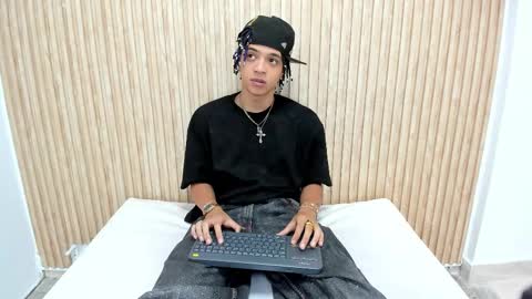 MARSHALL online show from September 22, 2025, 1:24 pm