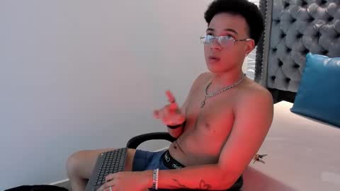 MARSHALL online show from November 27, 2025, 1:35 pm