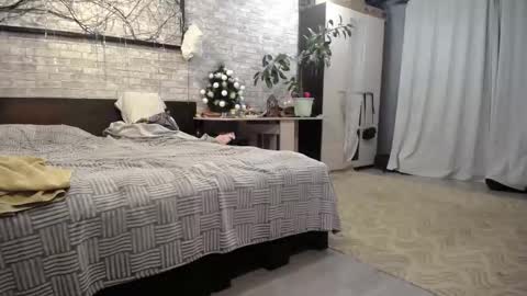 martaandserg online show from December 18, 2025, 3:12 am