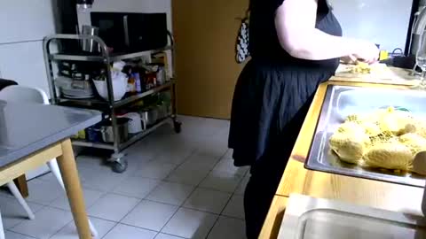 Martha online show from November 27, 2025, 6:48 am