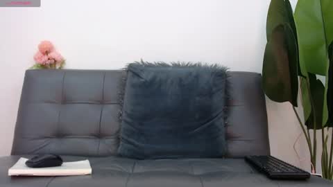 marthina thompson online show from February 5, 2025, 3:52 pm