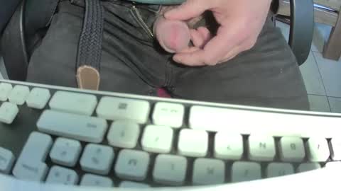 Snapshot of martial04 chatting on January 27, 2025, 11:54 am martial04 online show from January 27, 2025, 11:54 am