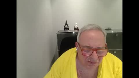 Snapshot of martin_1947 chatting on February 8, 2025, 9:15 pm martin_1947 online show from February 8, 2025, 9:15 pm