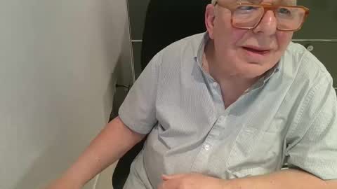 martin_1947 online show from December 20, 2025, 7:54 pm