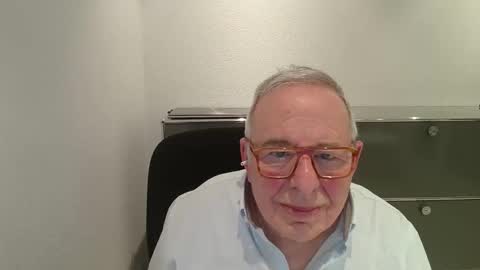 martin_1947 online show from January 11, 2026, 8:14 pm
