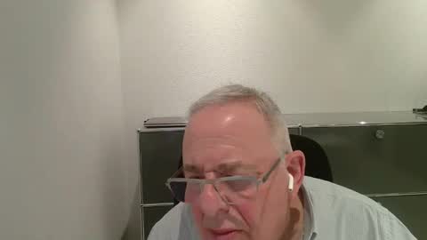 martin_1947 online show from February 21, 2026, 9:05 pm