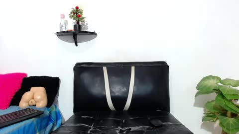 Snapshot of martin_fiit chatting on May 19, 2026, 10:27 pm Martin instagrammartinfiit online show from May 19, 2026, 10:27 pm