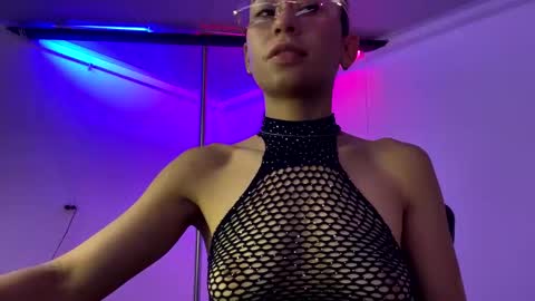 100 explicit here. follow  online show from September 23, 2025, 3:48 pm