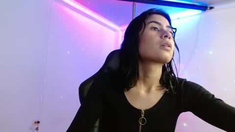 100 explicit here. follow  online show from June 21, 2026, 9:28 pm