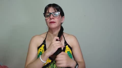 martina_27__ online show from October 22, 2025, 1:28 am