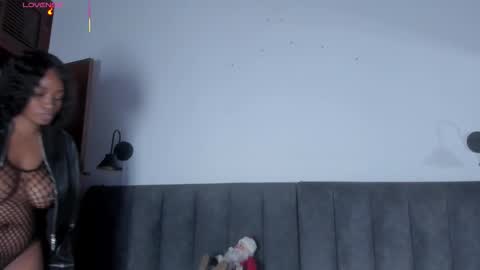 Laura online show from November 13, 2025, 8:52 pm