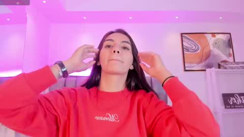 Martina online show from October 4, 2025, 2:37 pm