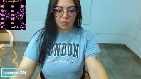 Snapshot of martina_tay chatting on March 4, 2025, 3:11 am Hey im martina online show from March 4, 2025, 3:11 am