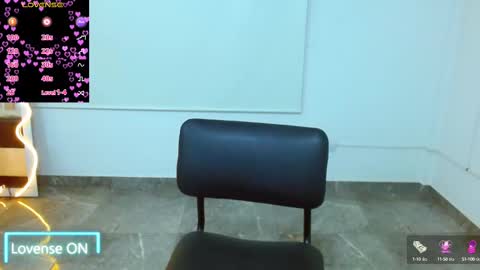 Snapshot of martina_tay chatting on March 7, 2025, 3:29 am Hey im martina online show from March 7, 2025, 3:29 am