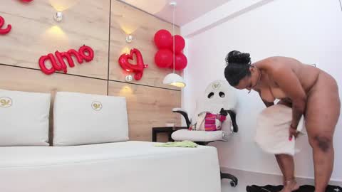 martina touss  online show from February 8, 2025, 9:24 am