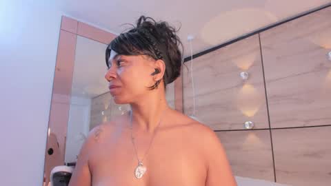 martina touss  online show from November 4, 2025, 11:31 am