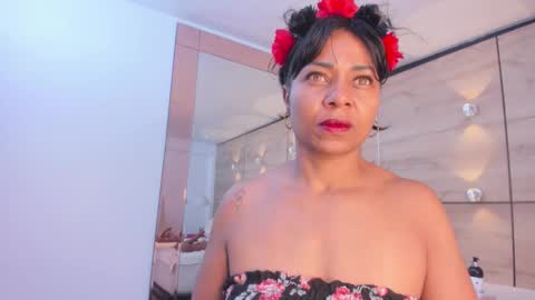 martina touss  online show from November 27, 2025, 12:07 pm