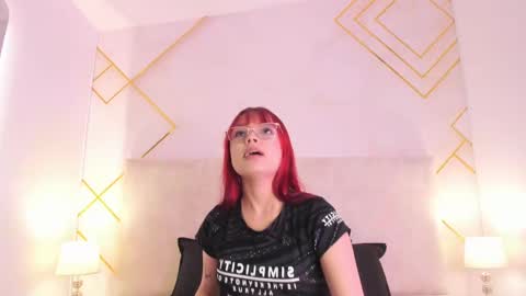 Snapshot of martinaa_garcia chatting on November 17, 2025, 8:03 pm Martina online show from November 17, 2025, 8:03 pm