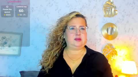 Snapshot of martinacurvy_ chatting on April 15, 2026, 10:55 am Martina Caicedo online show from April 15, 2026, 10:55 am