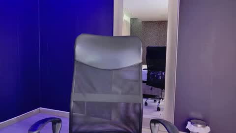 Martina Garcia online show from December 15, 2025, 8:02 pm