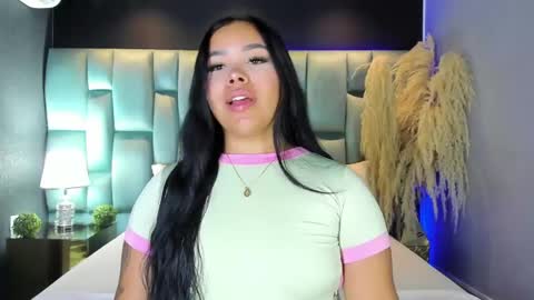 Martina Garcia online show from April 18, 2026, 7:29 pm