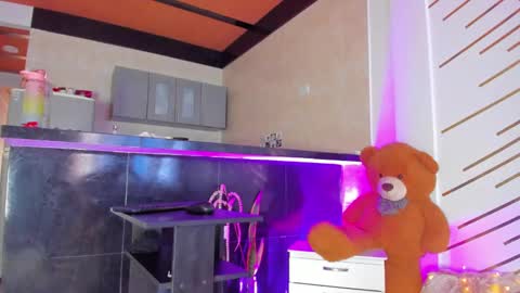 ...  ... online show from February 3, 2025, 6:39 pm