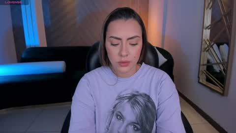 Snapshot of martinnabonnet chatting on January 13, 2025, 1:39 pm Martinna Bonnet online show from January 13, 2025, 1:39 pm