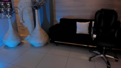 Snapshot of martinnabonnet chatting on February 1, 2025, 1:30 pm Martinna Bonnet online show from February 1, 2025, 1:30 pm