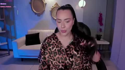 Snapshot of martinnabonnet chatting on November 24, 2025, 3:23 pm Martinna Bonnet online show from November 24, 2025, 3:23 pm