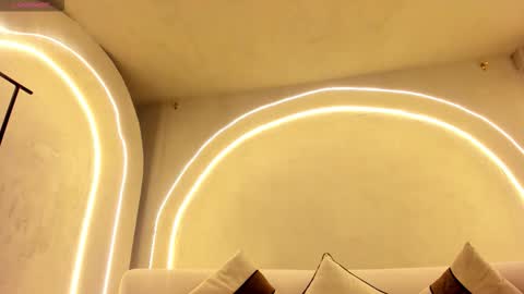 Snapshot of martinnabonnet chatting on November 26, 2025, 10:05 am Martinna Bonnet online show from November 26, 2025, 10:05 am