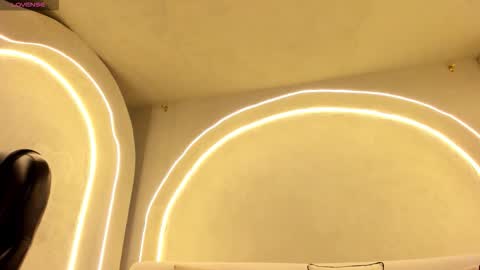 Snapshot of martinnabonnet chatting on November 28, 2025, 9:45 am Martinna Bonnet online show from November 28, 2025, 9:45 am