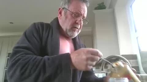 martinrgbxxxx online show from April 23, 2026, 7:41 am