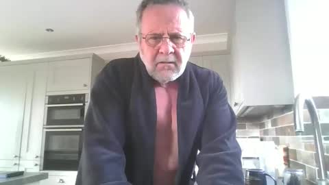martinrgbxxxx online show from May 5, 2026, 8:00 am