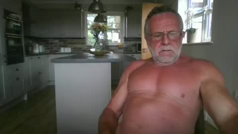 martinrgbxxxx online show from June 29, 2026, 9:15 am