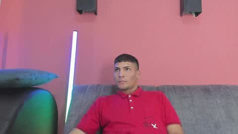 mary_and_damian online show from December 10, 2024, 1:33 pm